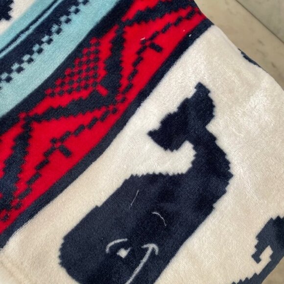 VINEYARD VINES Fair Isle Fleece Blanket Throw Navy Red White Whale Print - Picture 9 of 11